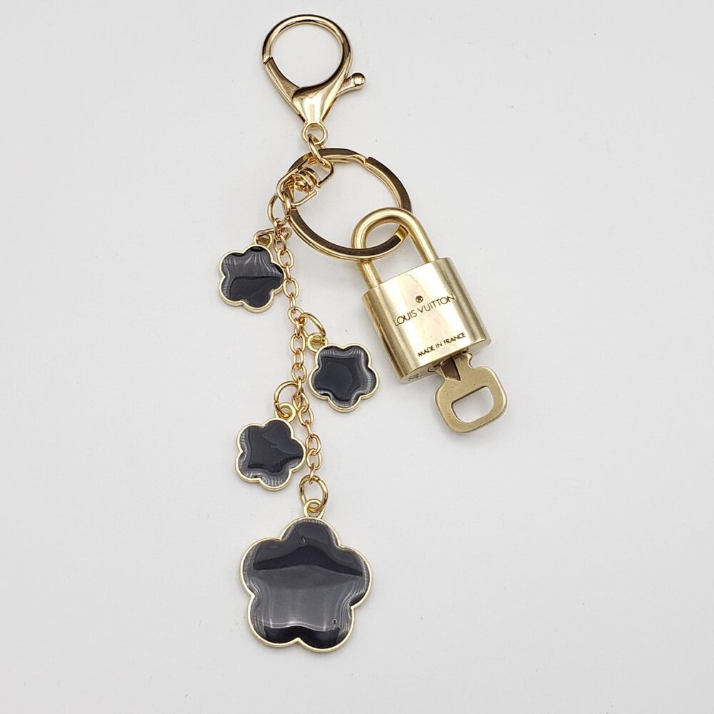 Louis Vuitton Gold Padlock Key 🔒 Authentic LV Charm + Unbranded Flower Keychain - Picture 6 of 10